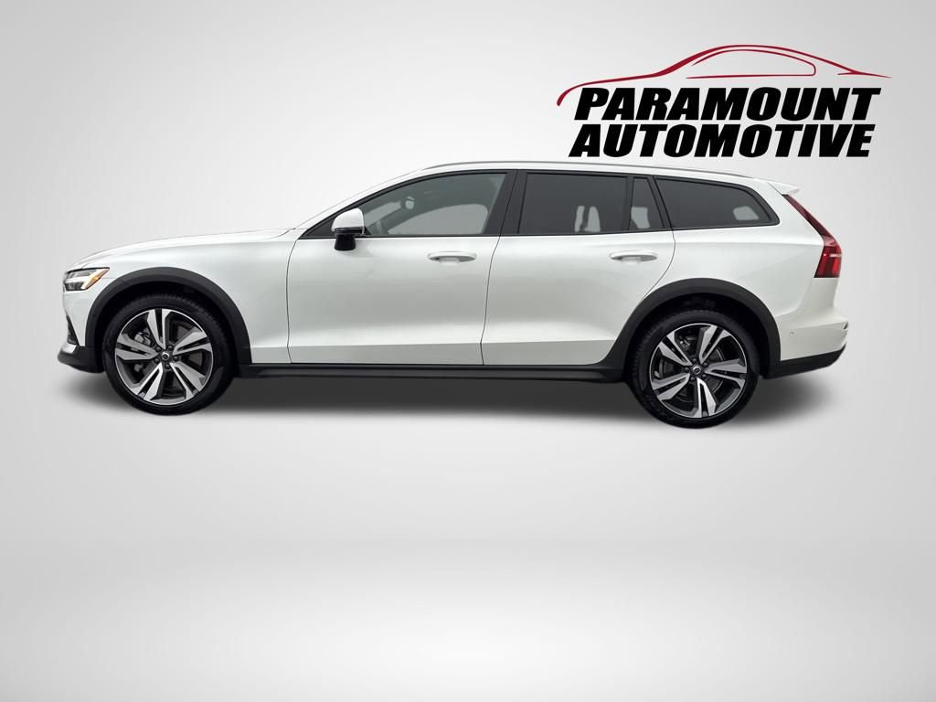 Used 2025 Volvo V60 B5 Cross Country Plus image 4