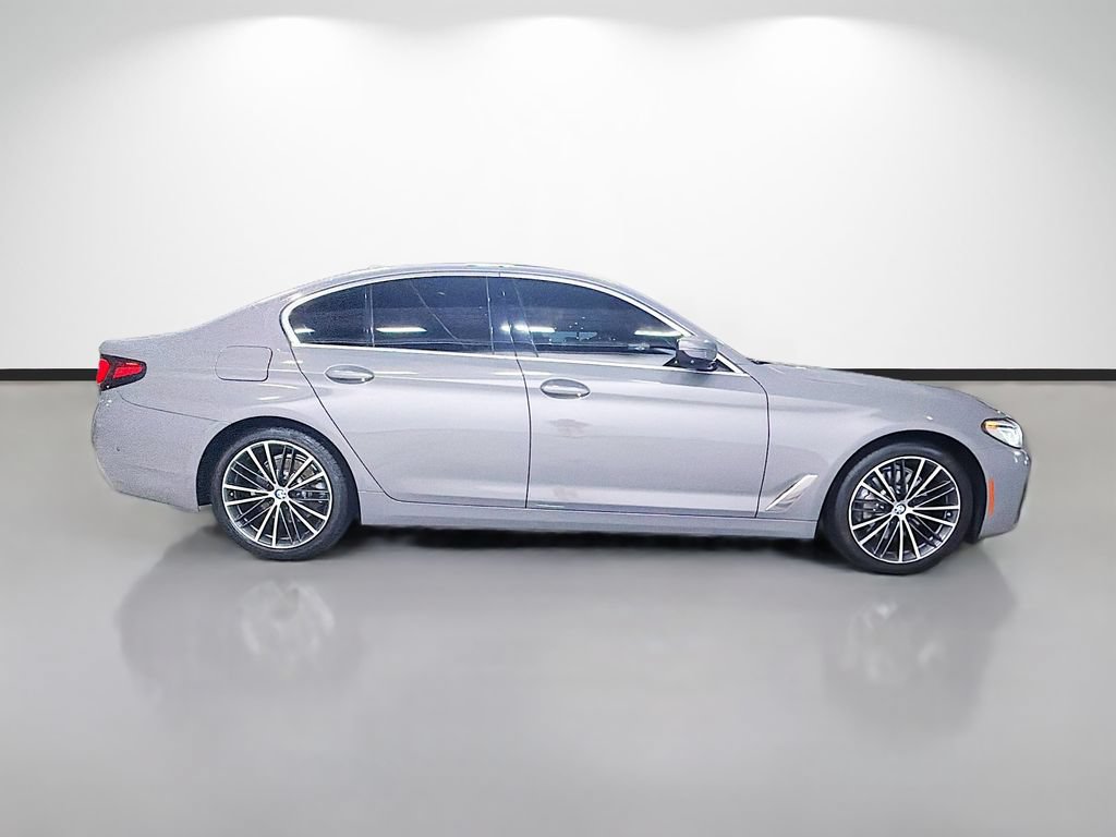 Used 2021 BMW 530i w/ Premium Package RWD image 2