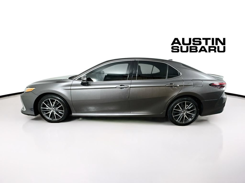 Used 2021 Toyota Camry XLE FWD image 4