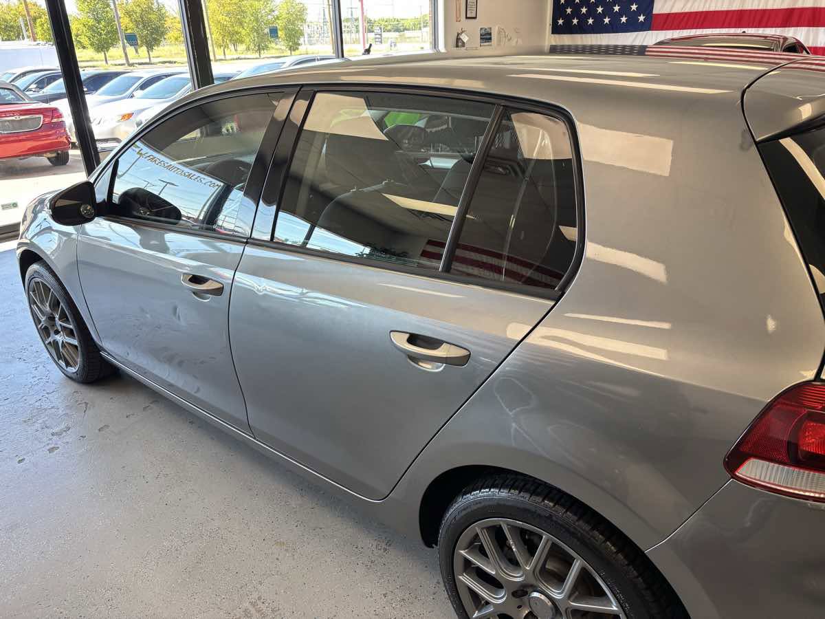 Used 2011 Volkswagen Golf 4-Door image 11