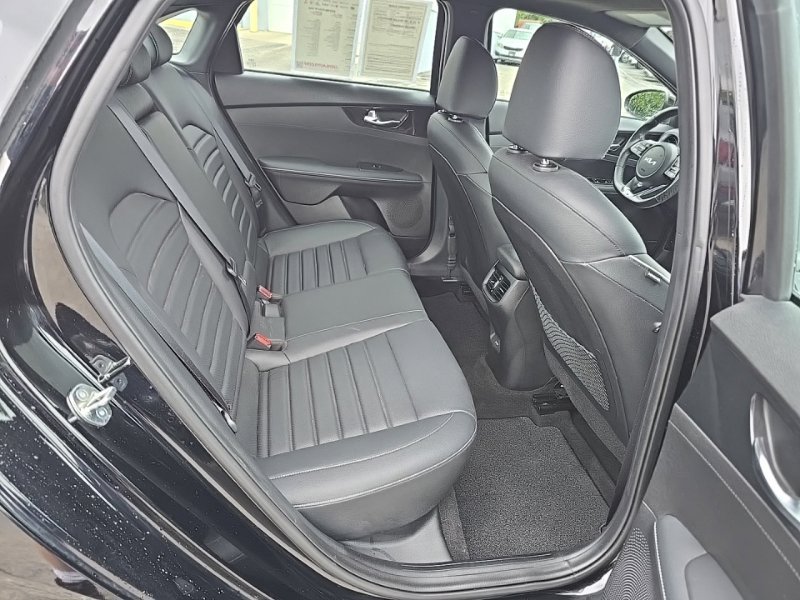 Used 2023 Kia Forte GT-Line w/ GT-Line Premium Package FWD image 31