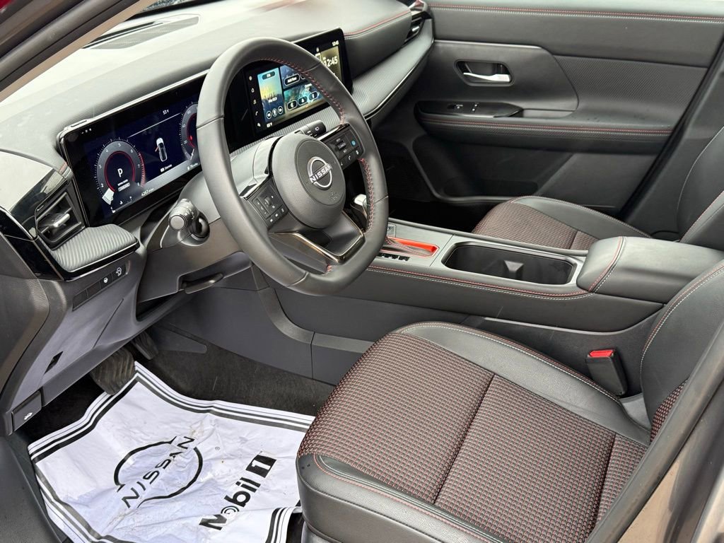 Certified 2025 Nissan Kicks SR image 8