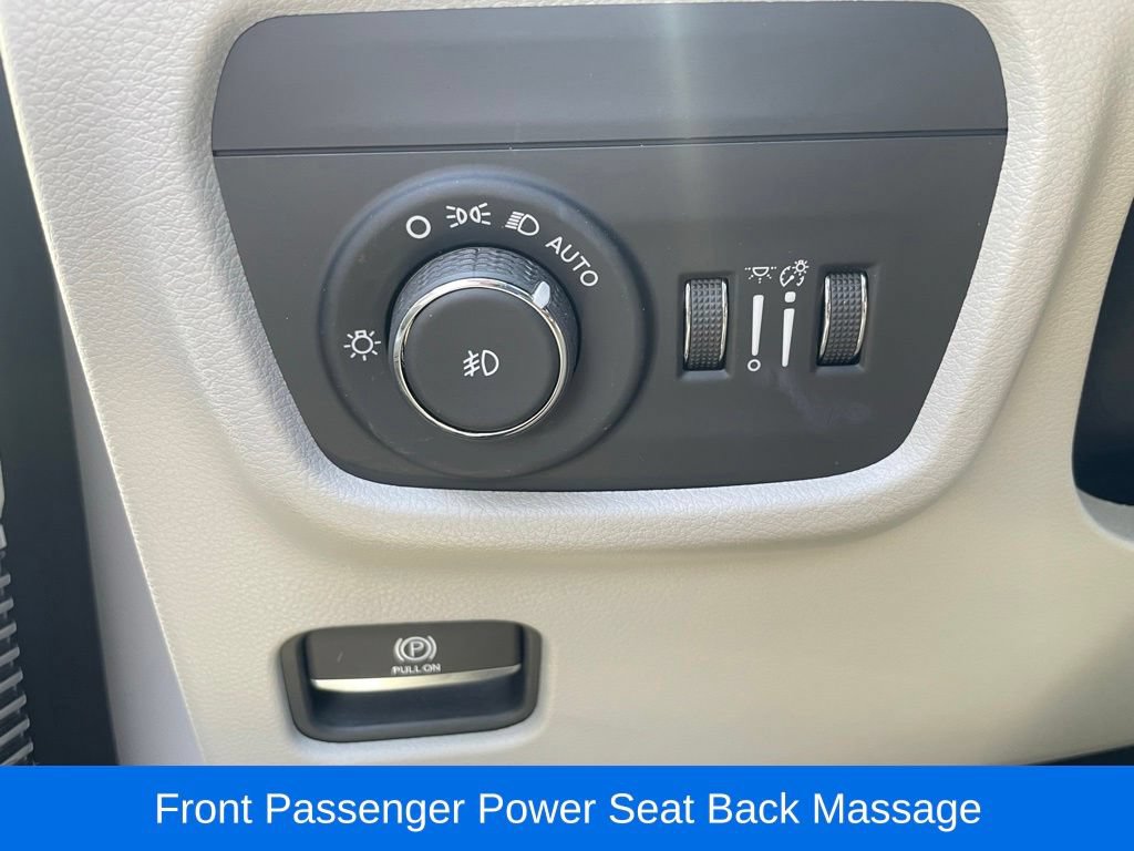 Used 2021 Jeep Grand Cherokee L Overland w/ Luxury Tech Group IV AWD/4WD image 24