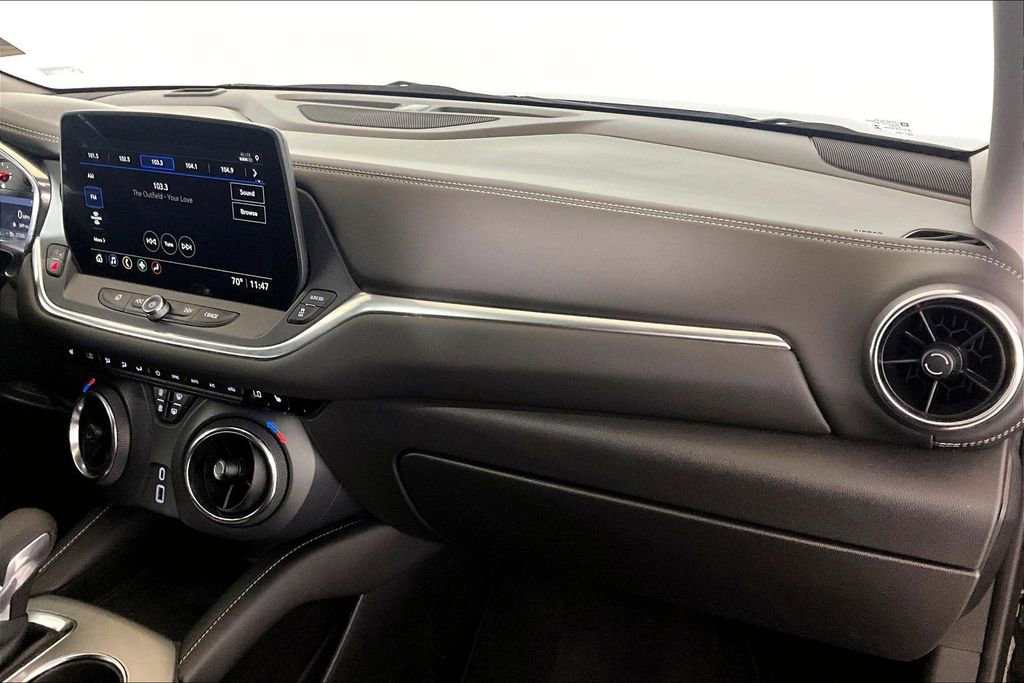 Used 2025 Chevrolet Blazer LT FWD image 12
