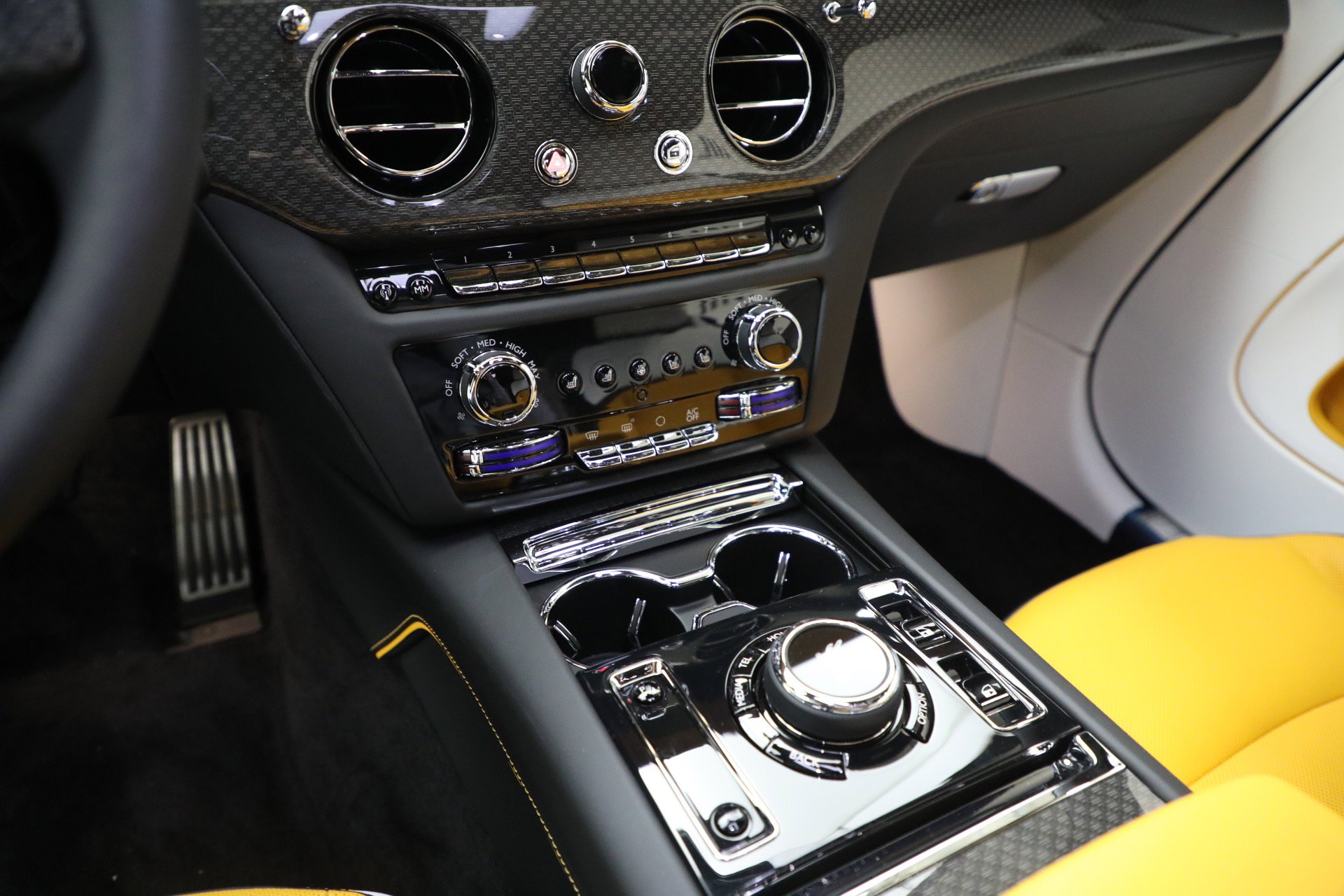 Certified 2025 Rolls-Royce Spectre Black Badge image 17