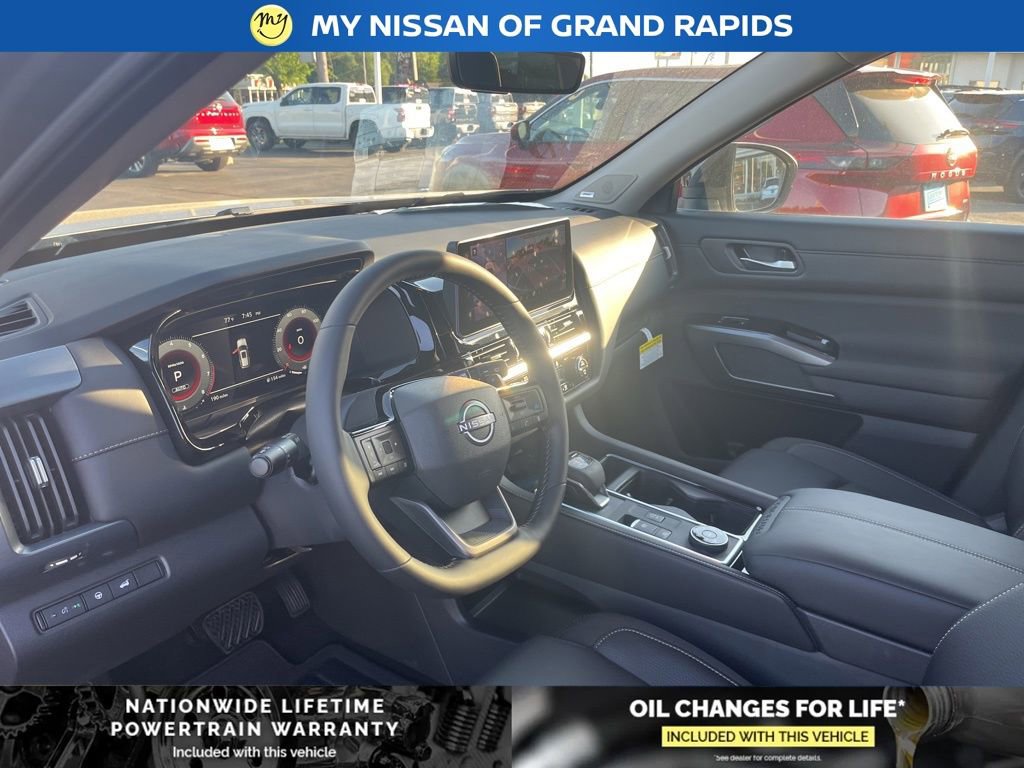 New 2026 Nissan Pathfinder SL w/ SL Premium Package AWD/4WD image 13