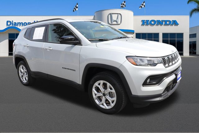 Used 2025 Jeep Compass Latitude image 1