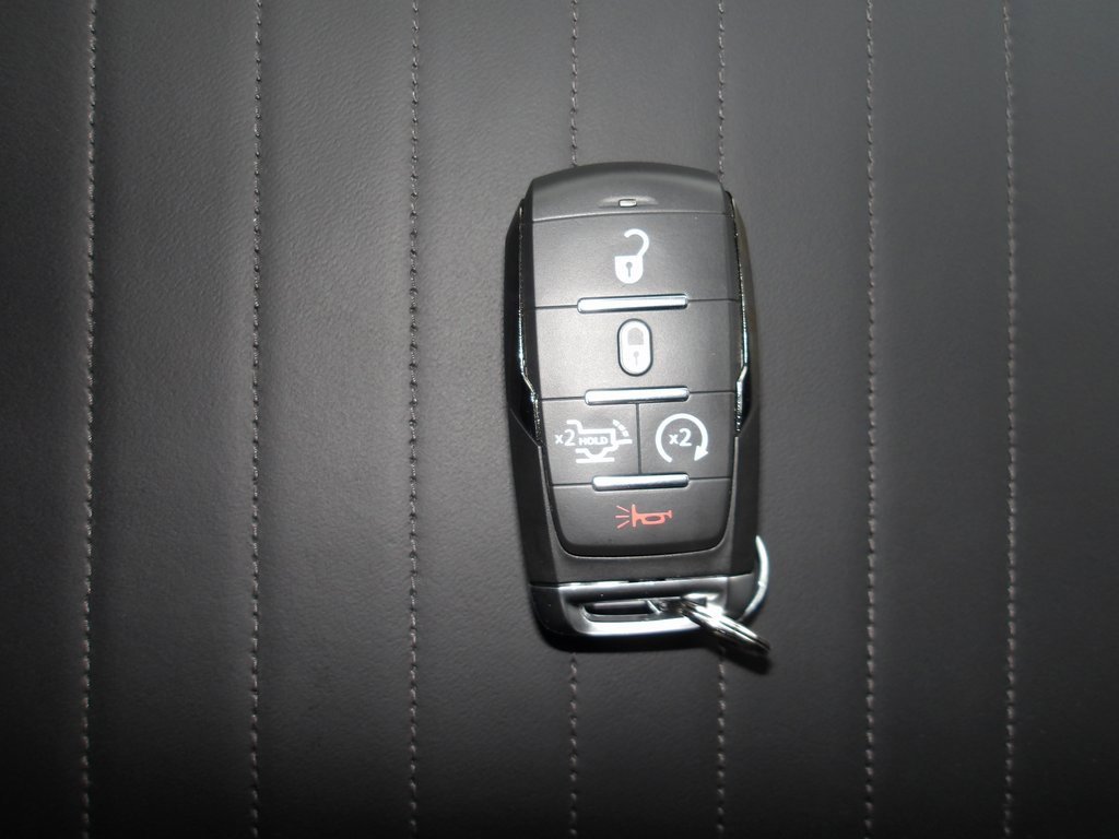 Used 2025 RAM 3500 Limited image 21