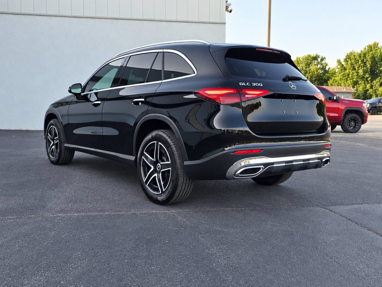 New 2027 Mercedes-Benz GLC 300 4MATIC image 4