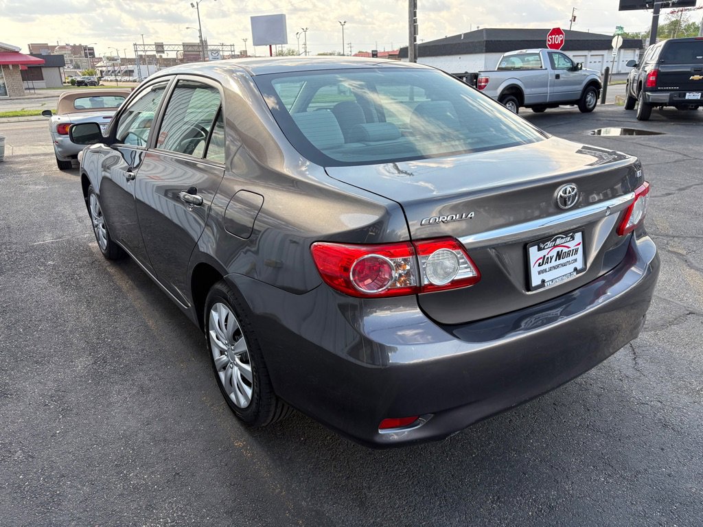 Used 2013 Toyota Corolla LE FWD image 5