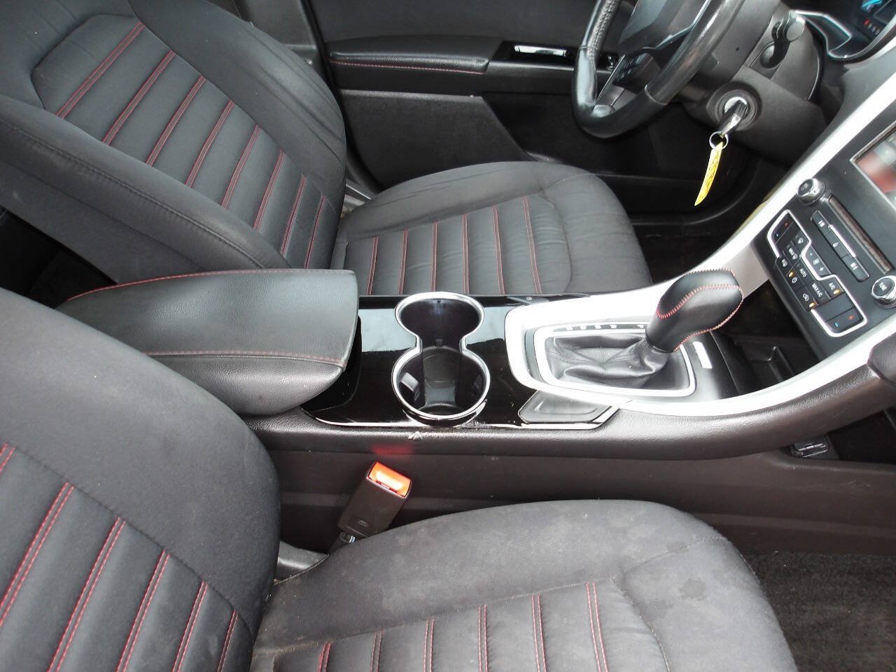 Used 2016 Ford Fusion SE FWD image 20