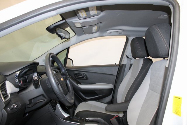 Used 2021 Chevrolet Trax LS w/ Tint and Cruise Package image 9