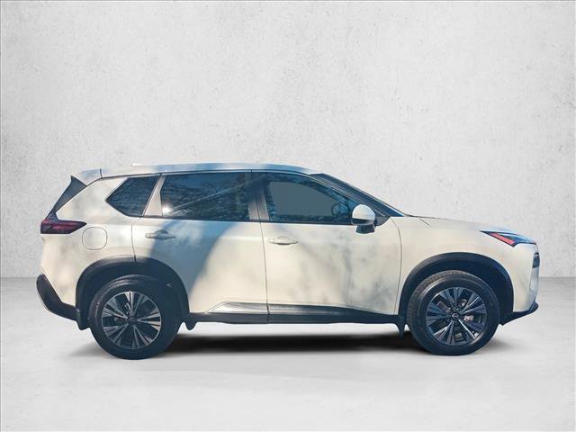 Used 2023 Nissan Rogue SV image 4