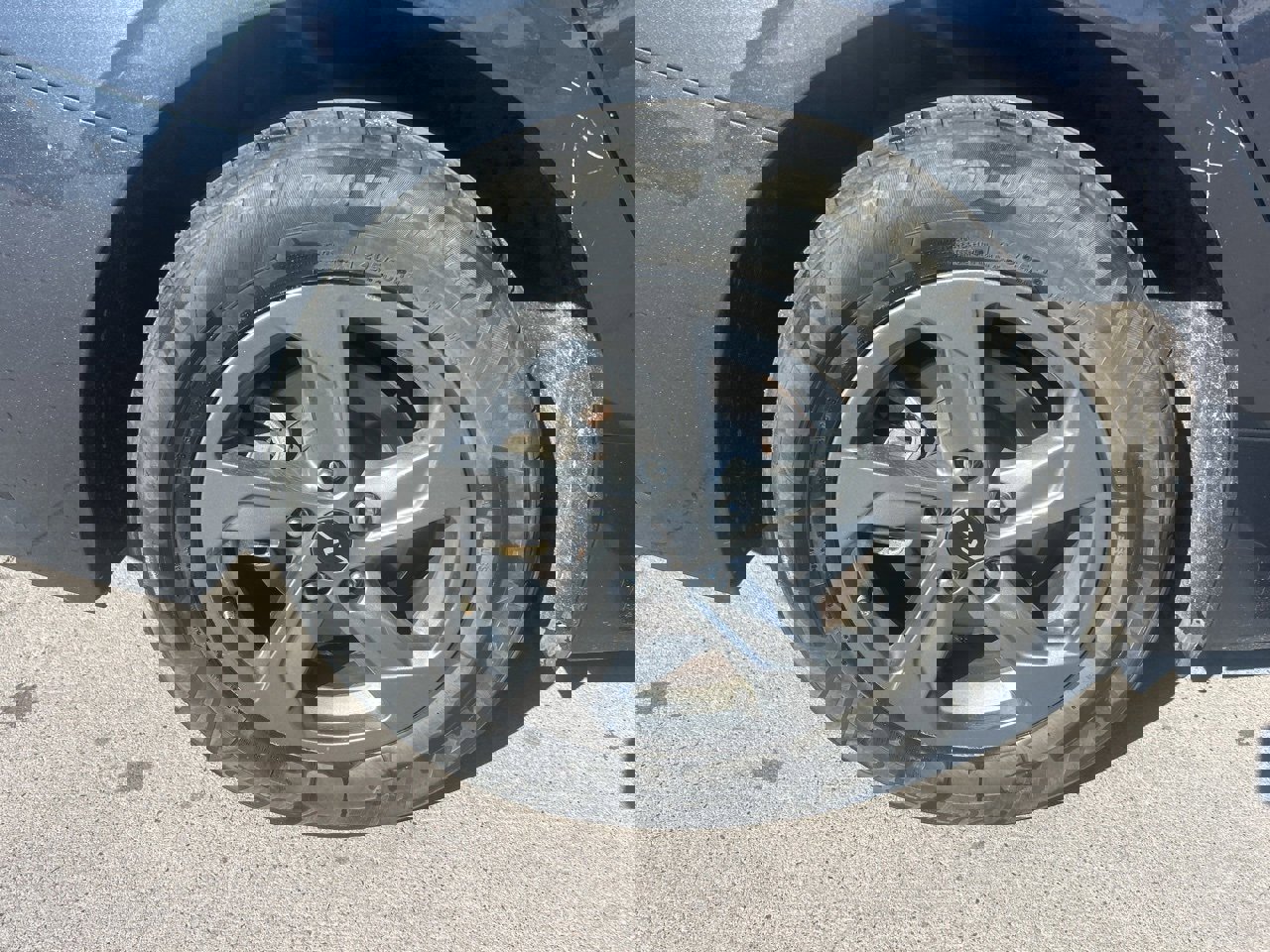 Used 2023 Kia K5 LXS image 2