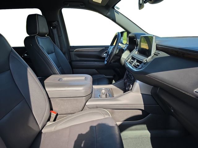 Used 2023 Chevrolet Suburban Premier AWD/4WD image 17