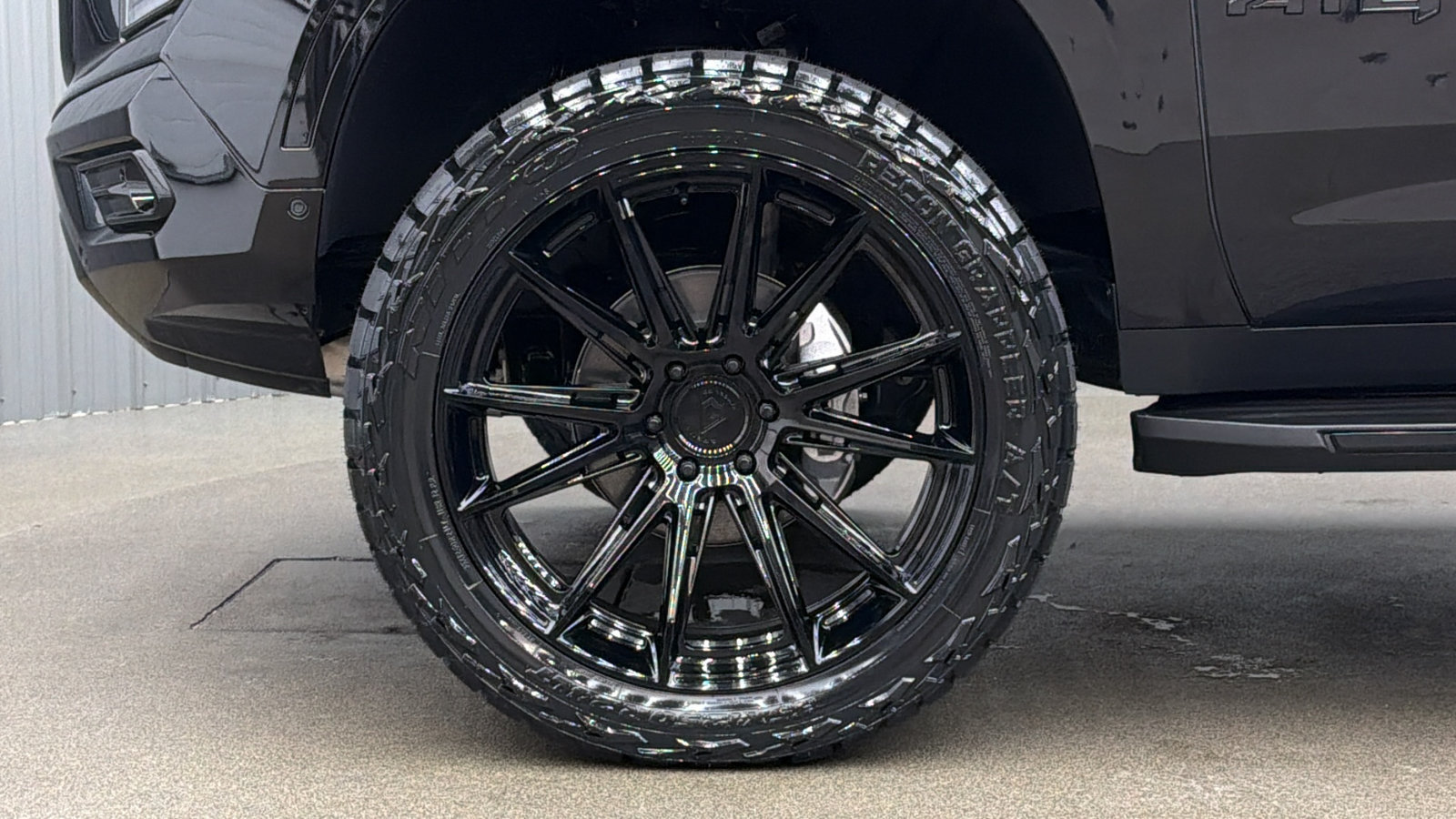 Used 2026 GMC Yukon AT4 AWD/4WD image 10