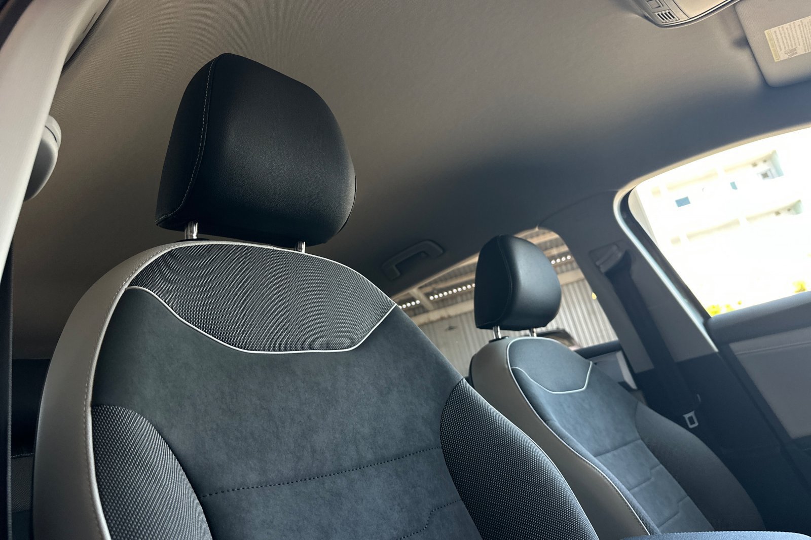 New 2026 Volkswagen Taos SE FWD image 15
