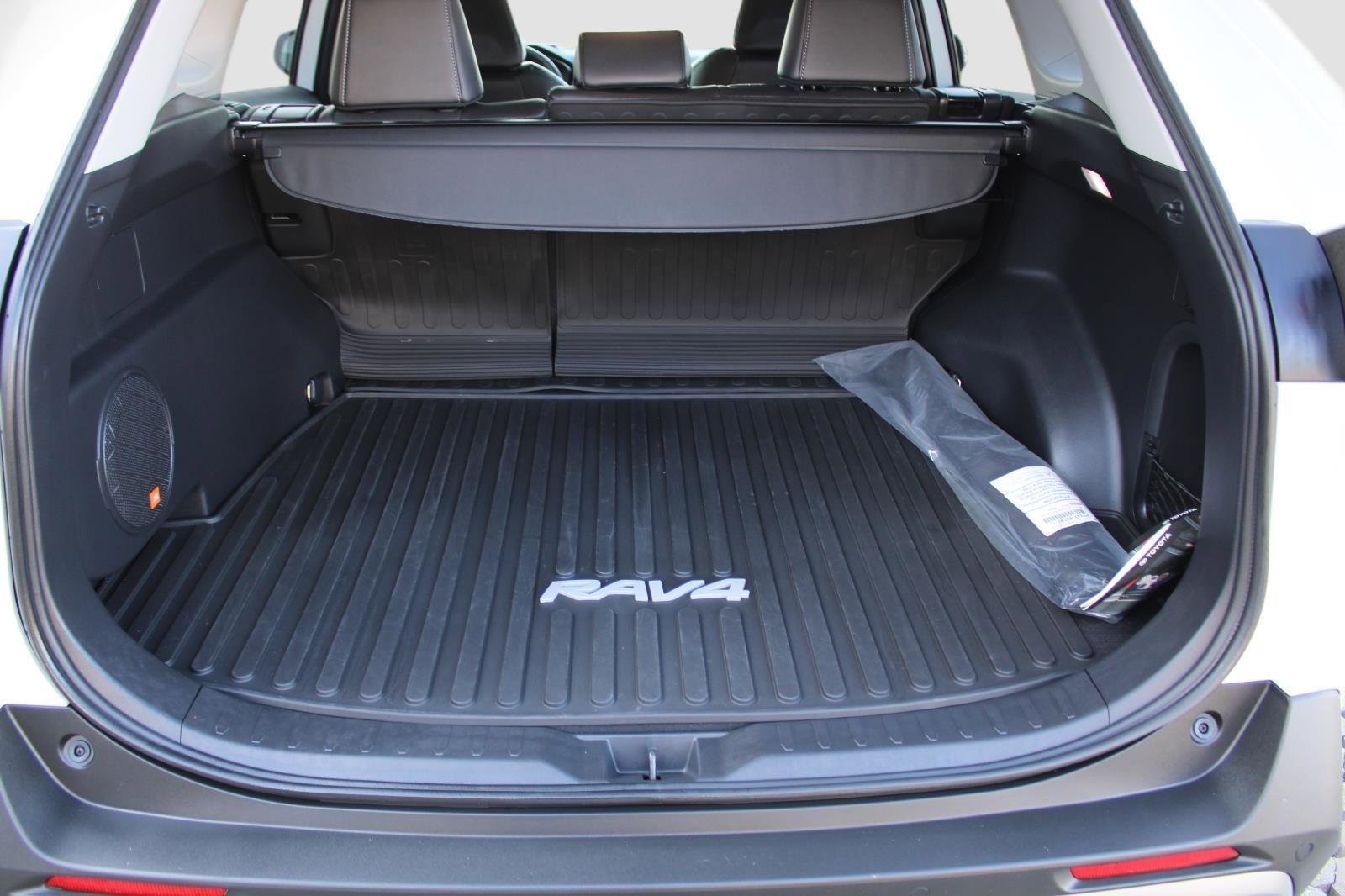 Used 2024 Toyota RAV4 Limited image 30