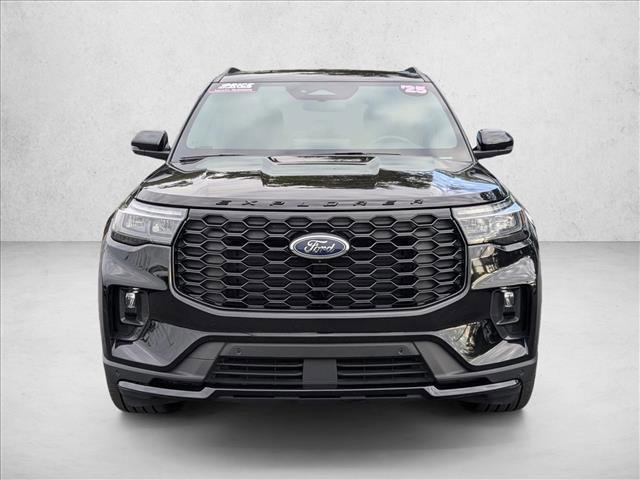 Certified 2025 Ford Explorer ST-Line w/ ST-Line Street Pack image 2