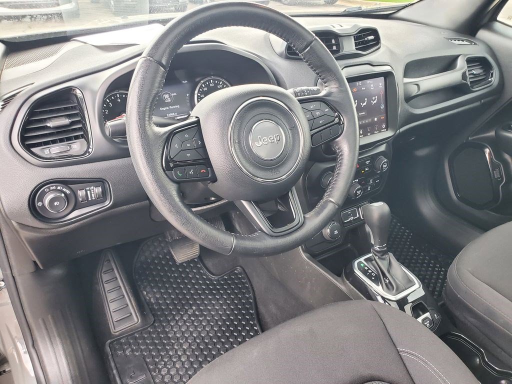 Used 2022 Jeep Renegade Altitude w/ Sun/Sound Group AWD/4WD image 11