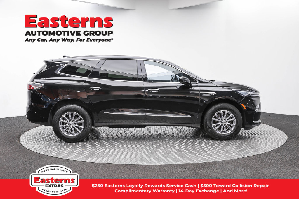 Used 2023 Buick Enclave Essence FWD image 5