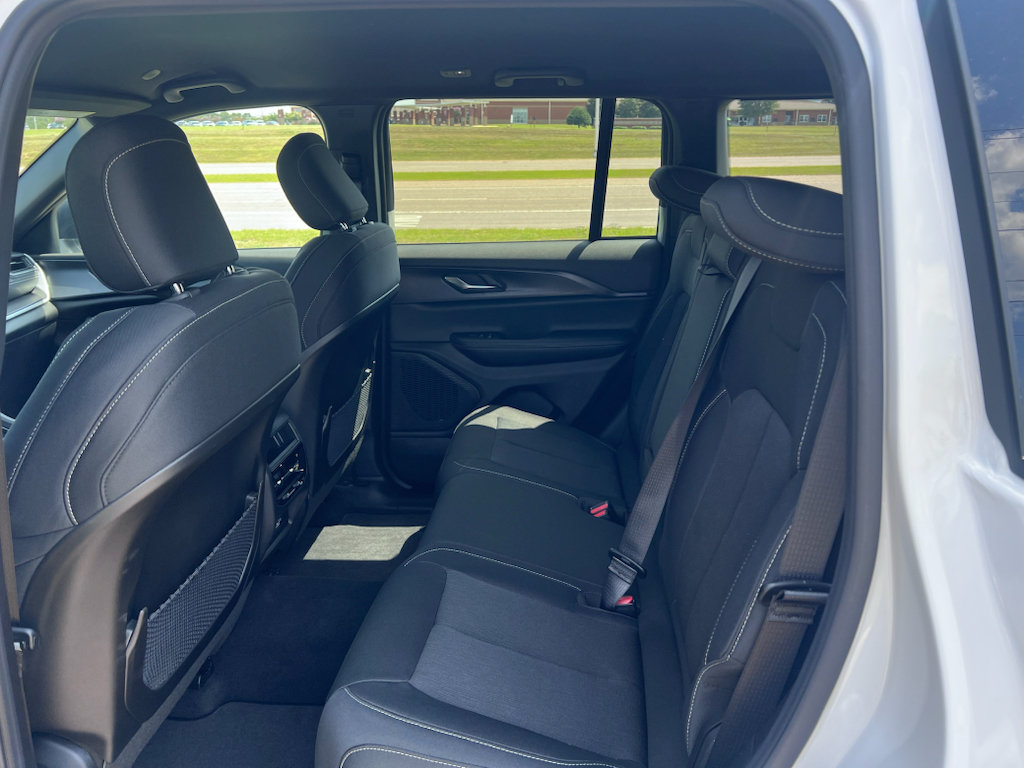 New 2026 Jeep Grand Cherokee 2WD image 17