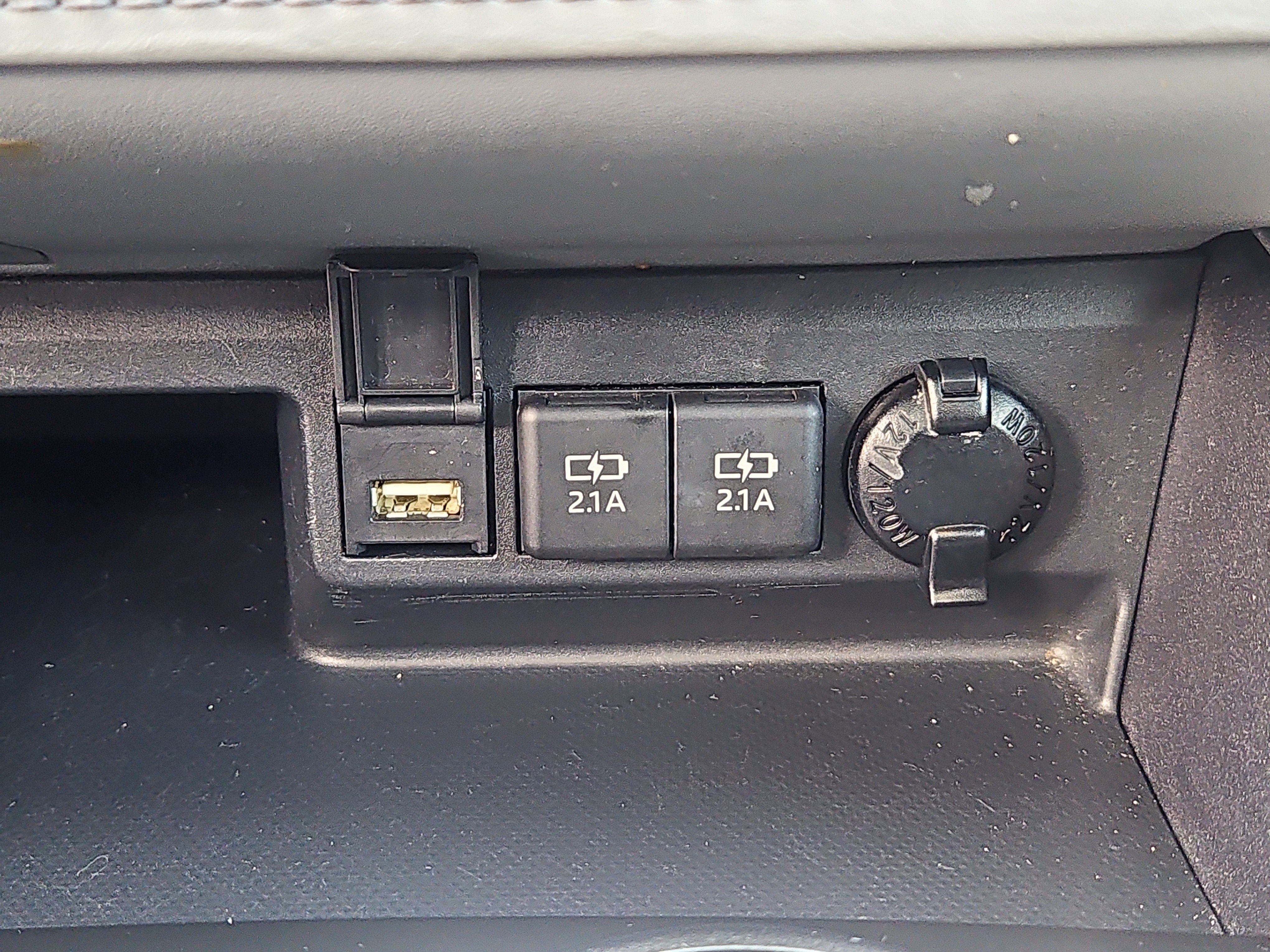 Used 2020 Toyota Highlander XLE image 9