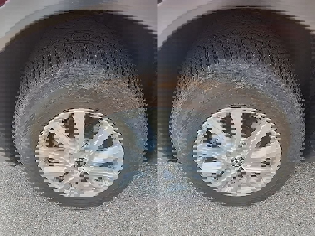 Used 2018 Nissan Rogue SV image 10