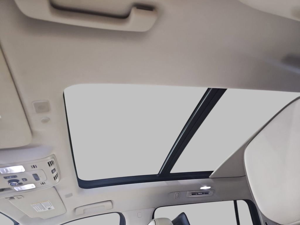 Used 2021 GMC Yukon XL Denali w/ Denali Premium Package image 37