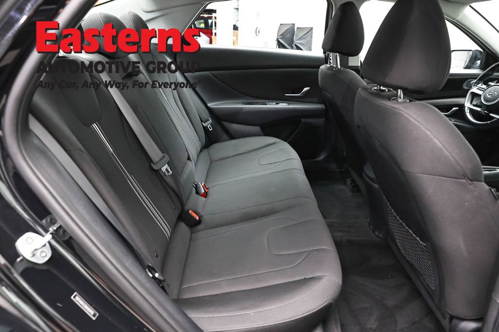 Used 2021 Hyundai Elantra SEL w/ Convenience + Premium Package FWD image 23