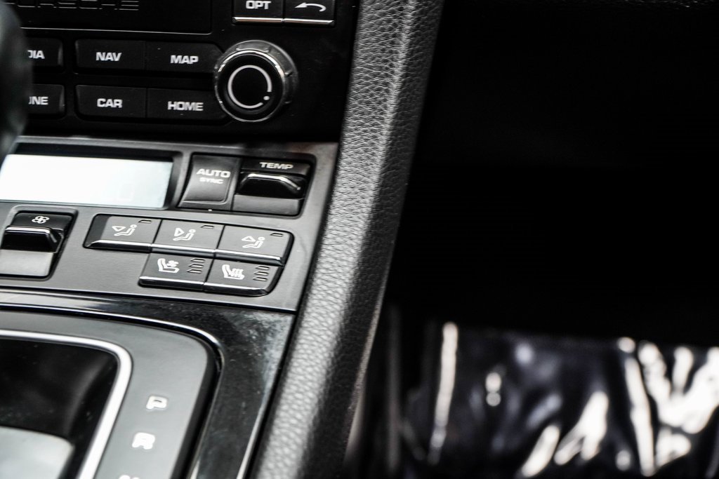 Used 2021 Porsche 718 Boxster image 25