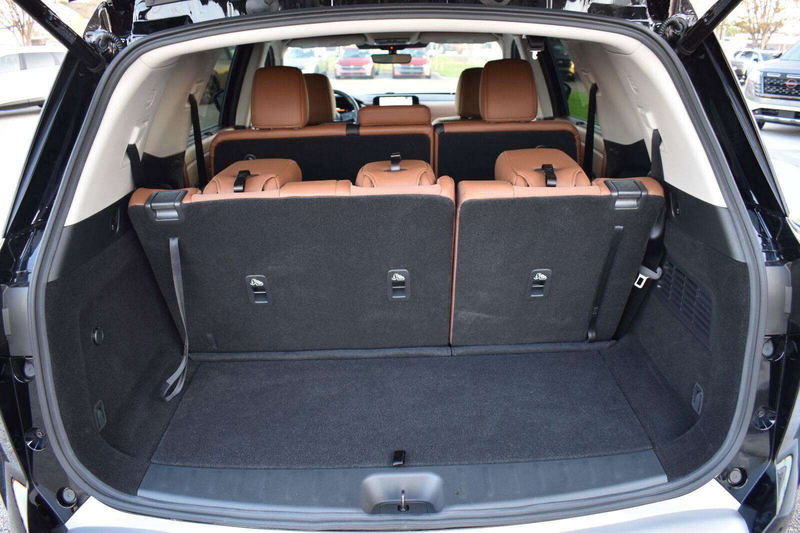 Used 2025 Nissan Pathfinder Platinum w/ Black Appearance Package FWD image 62