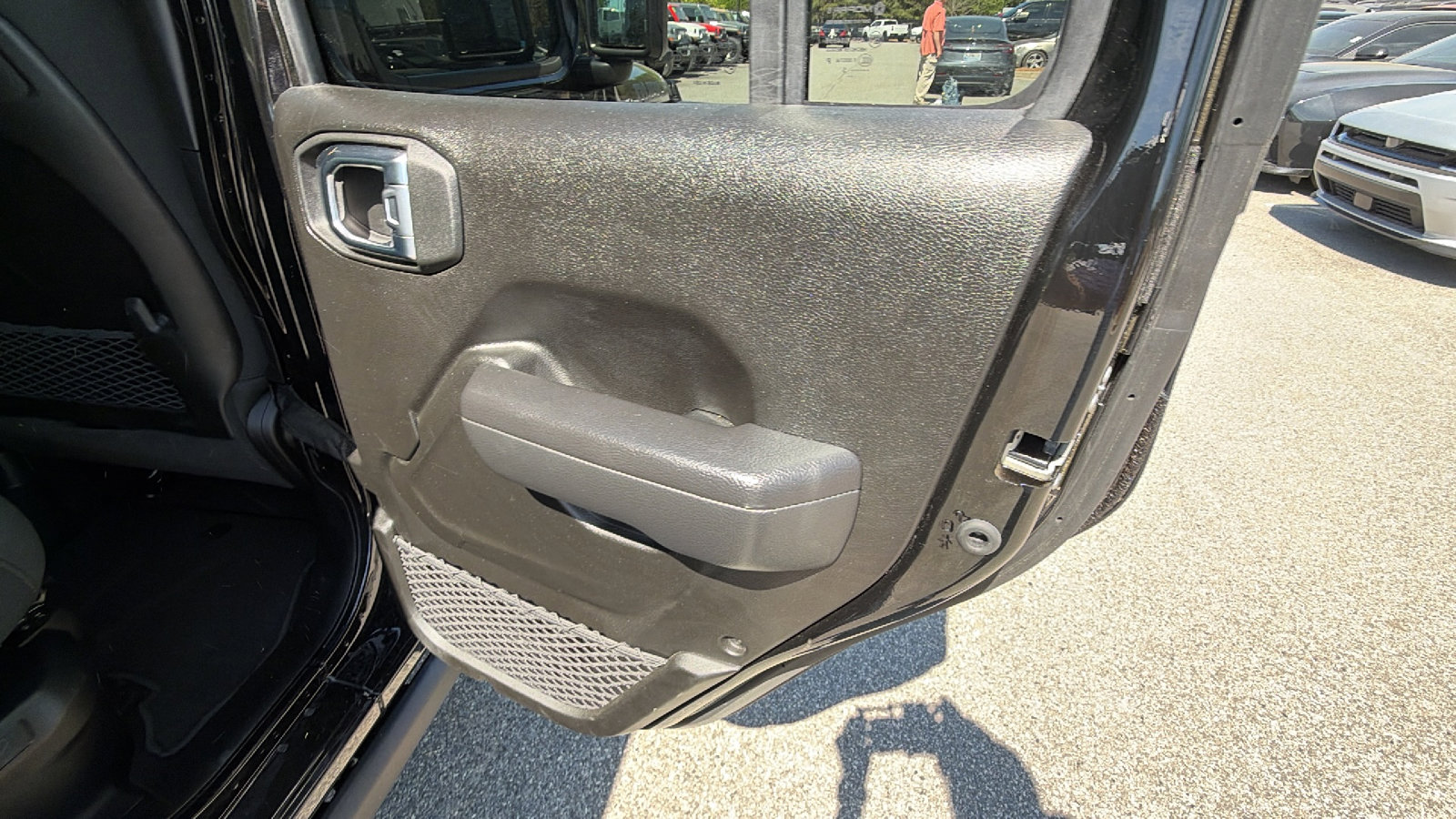 Used 2025 Jeep Wrangler Unlimited Rubicon 4xe w/ Convenience Group AWD/4WD image 20