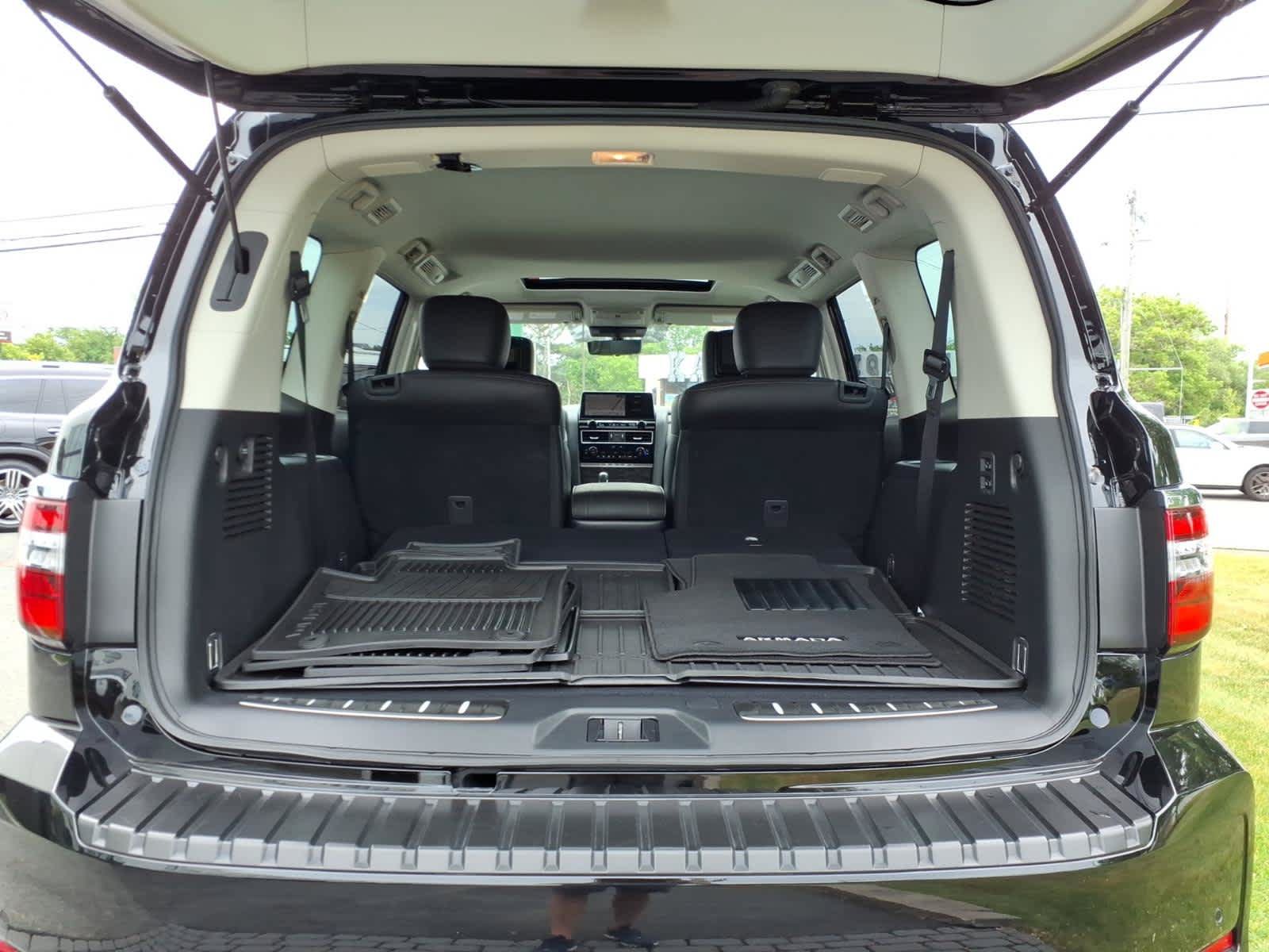 Used 2023 Nissan Armada Platinum w/ Captain's Chairs Package AWD/4WD image 17