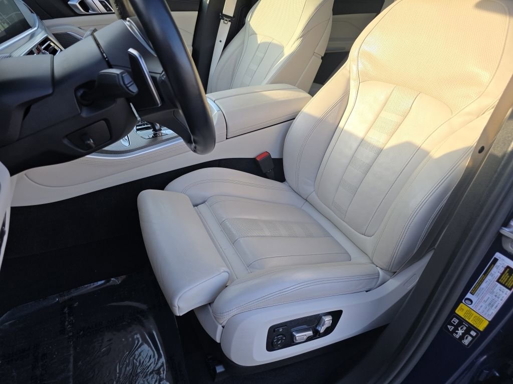 Used 2022 BMW X5 xDrive40i w/ M Sport Package image 21