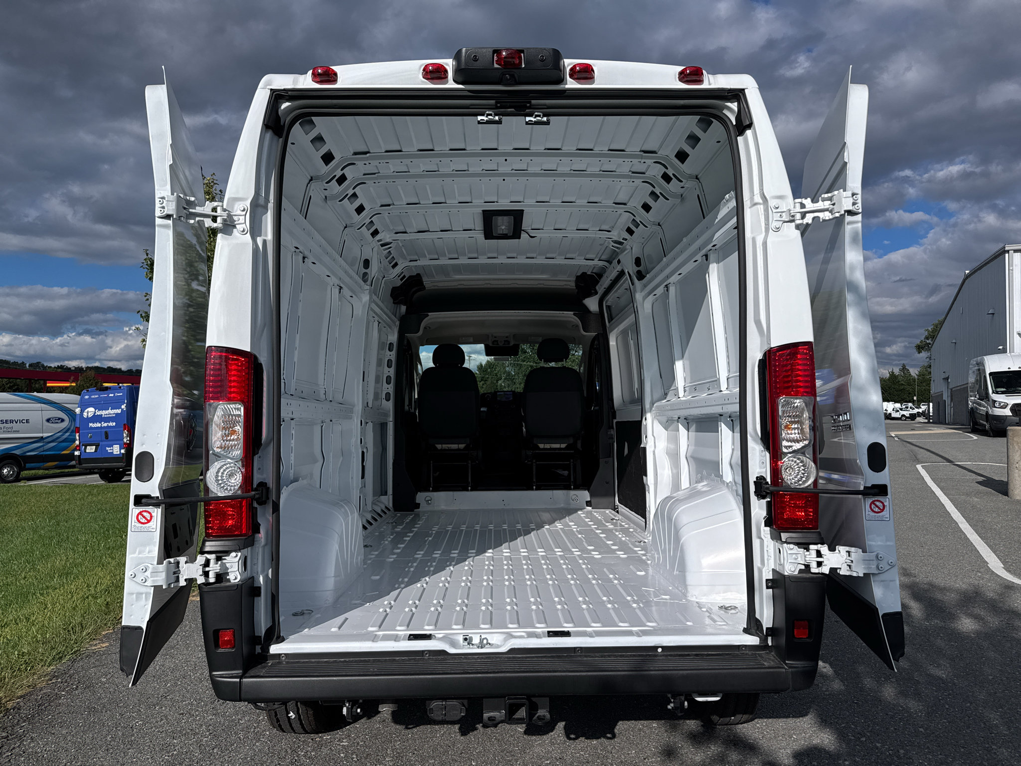 New 2026 RAM ProMaster 2500 w/ Convenience Group FWD image 10