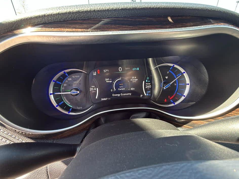 Used 2023 Chrysler Pacifica Limited FWD image 16