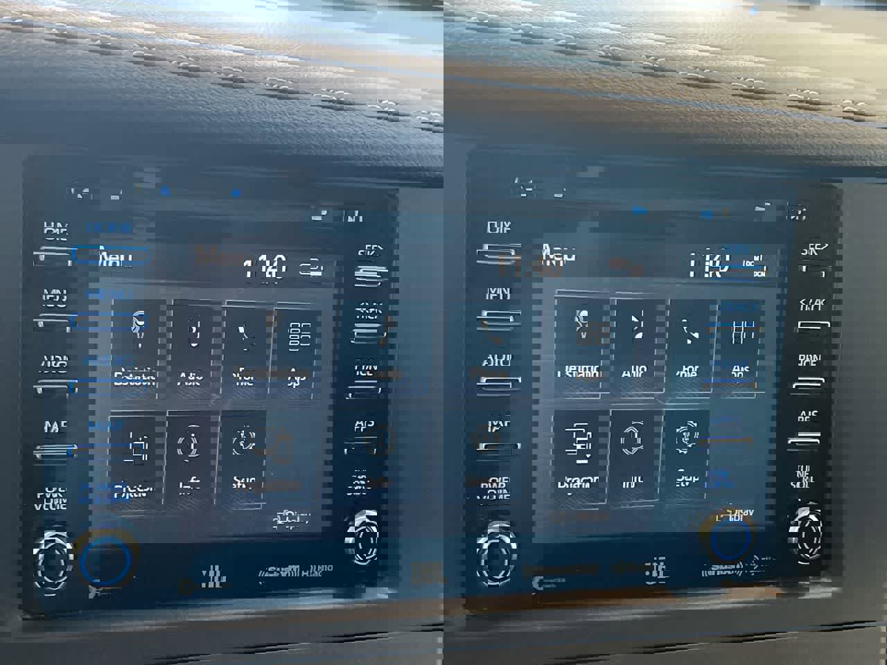 Used 2020 Toyota Sienna SE w/ SE Preferred Package image 16