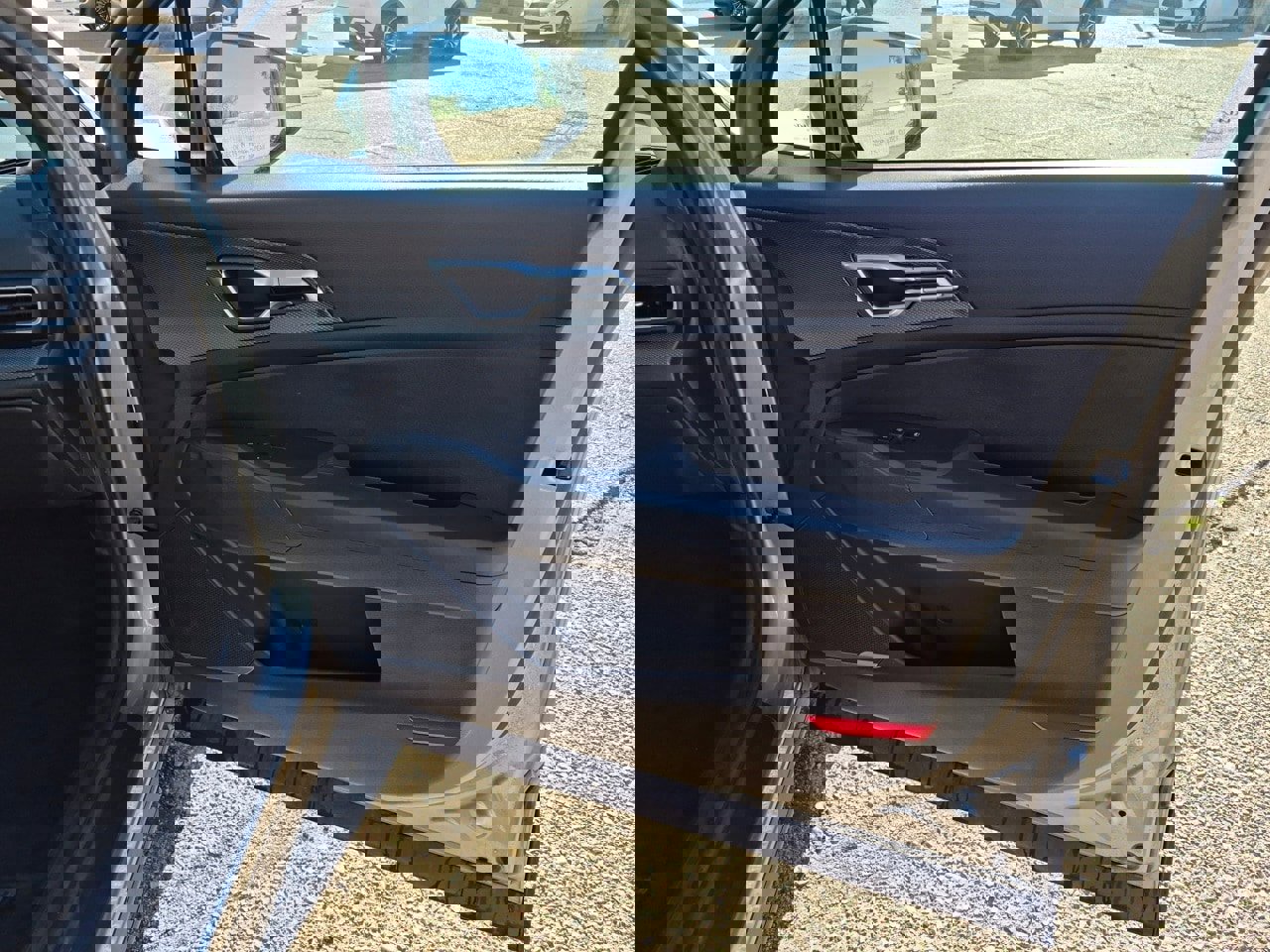 Used 2024 Kia Sportage LX image 9