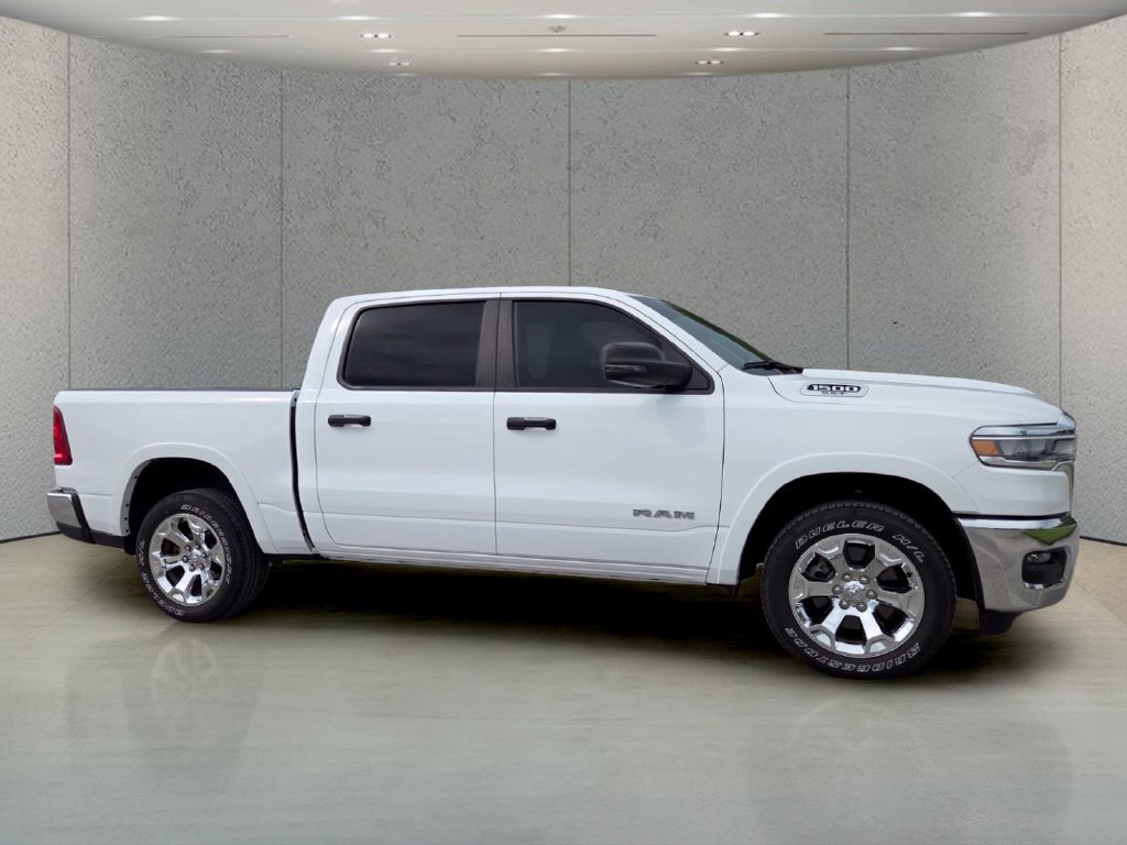 Used 2025 RAM 1500 Big Horn AWD/4WD image 3