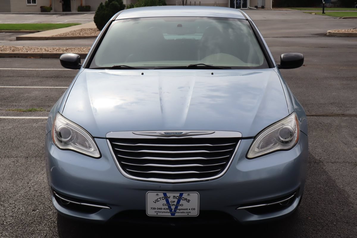 Used 2014 Chrysler 200 Limited FWD image 12