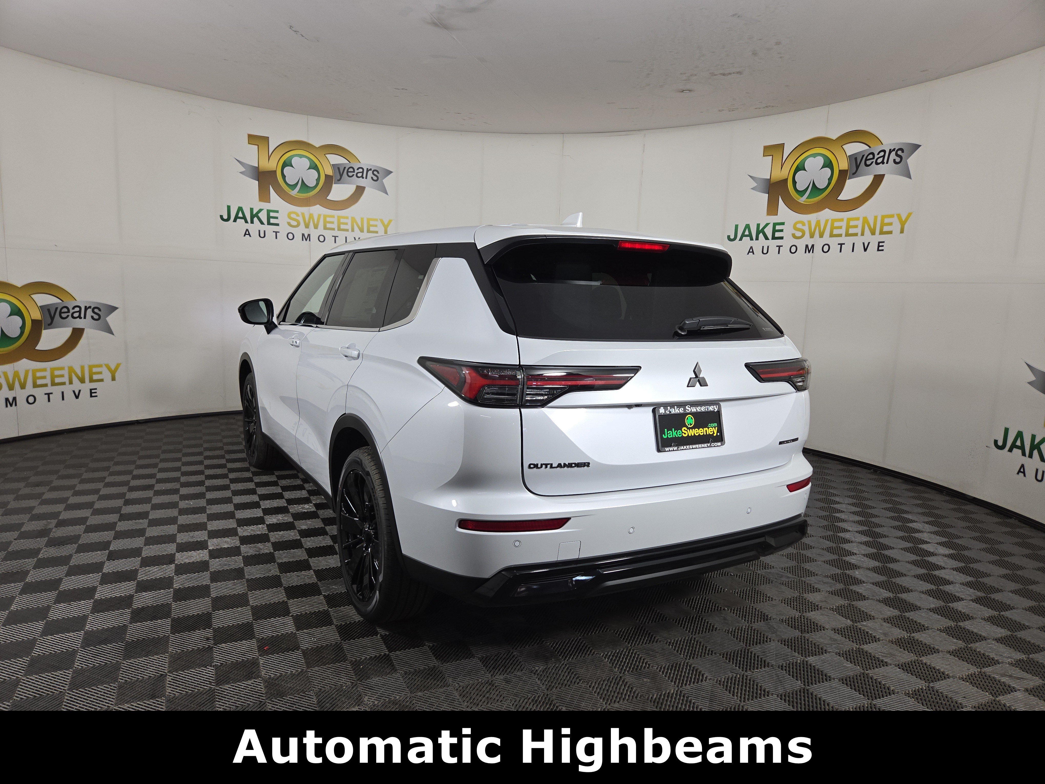 New 2026 Mitsubishi Outlander LE AWD/4WD image 5