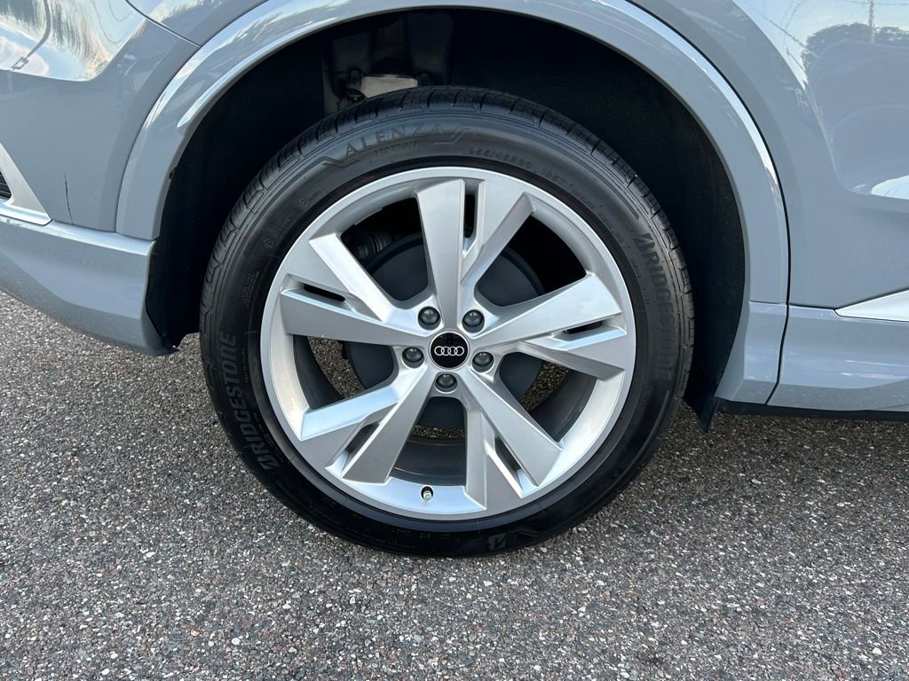 Used 2023 Audi Q4 e-tron Premium w/ Convenience Package image 45