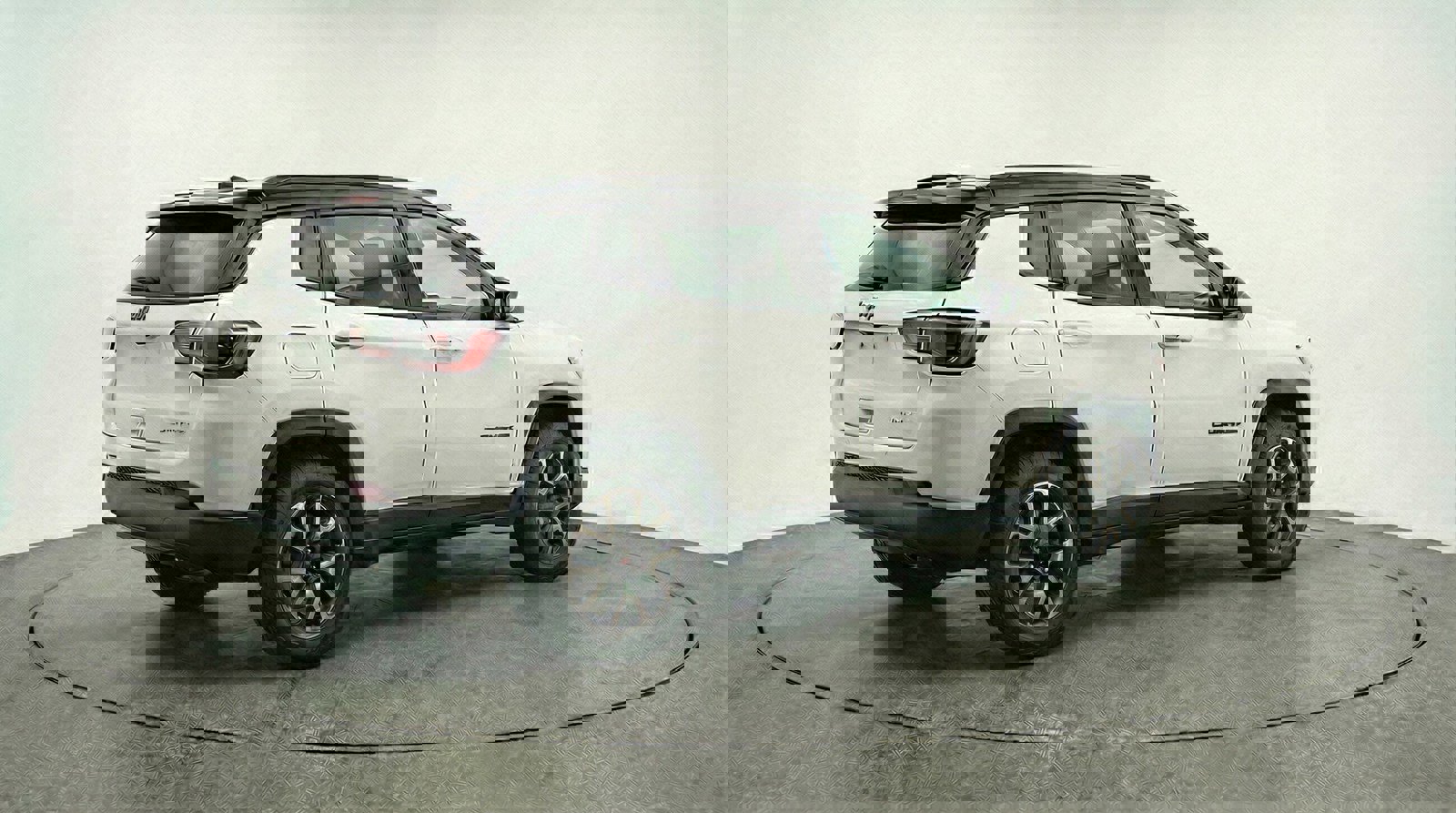 Used 2025 Jeep Compass Trailhawk image 7