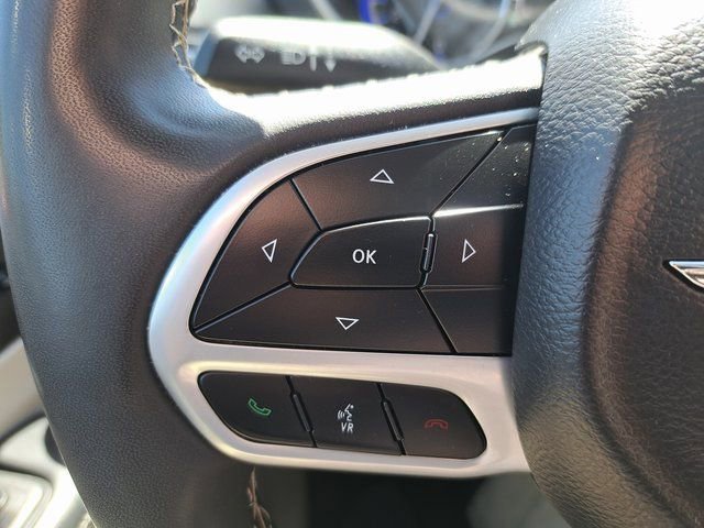 Used 2023 Chrysler Pacifica Touring-L FWD image 20