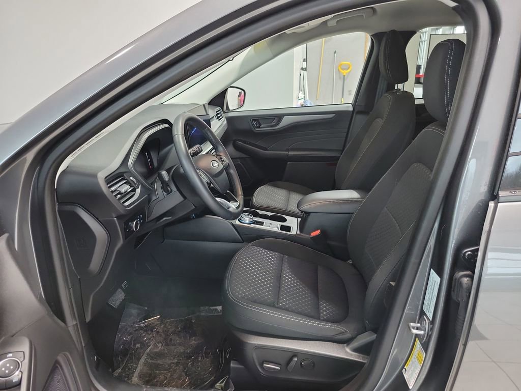 Used 2023 Ford Escape Active w/ Tech Pack #1 image 2