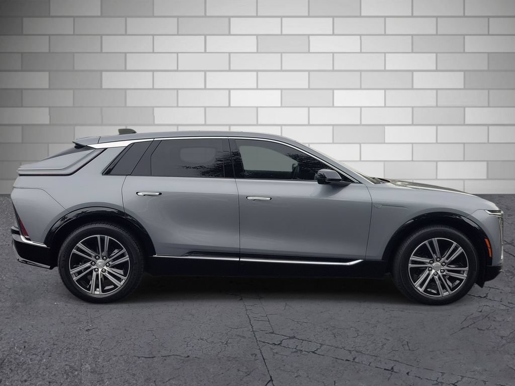 Certified 2024 Cadillac Lyriq Luxury AWD/4WD image 6
