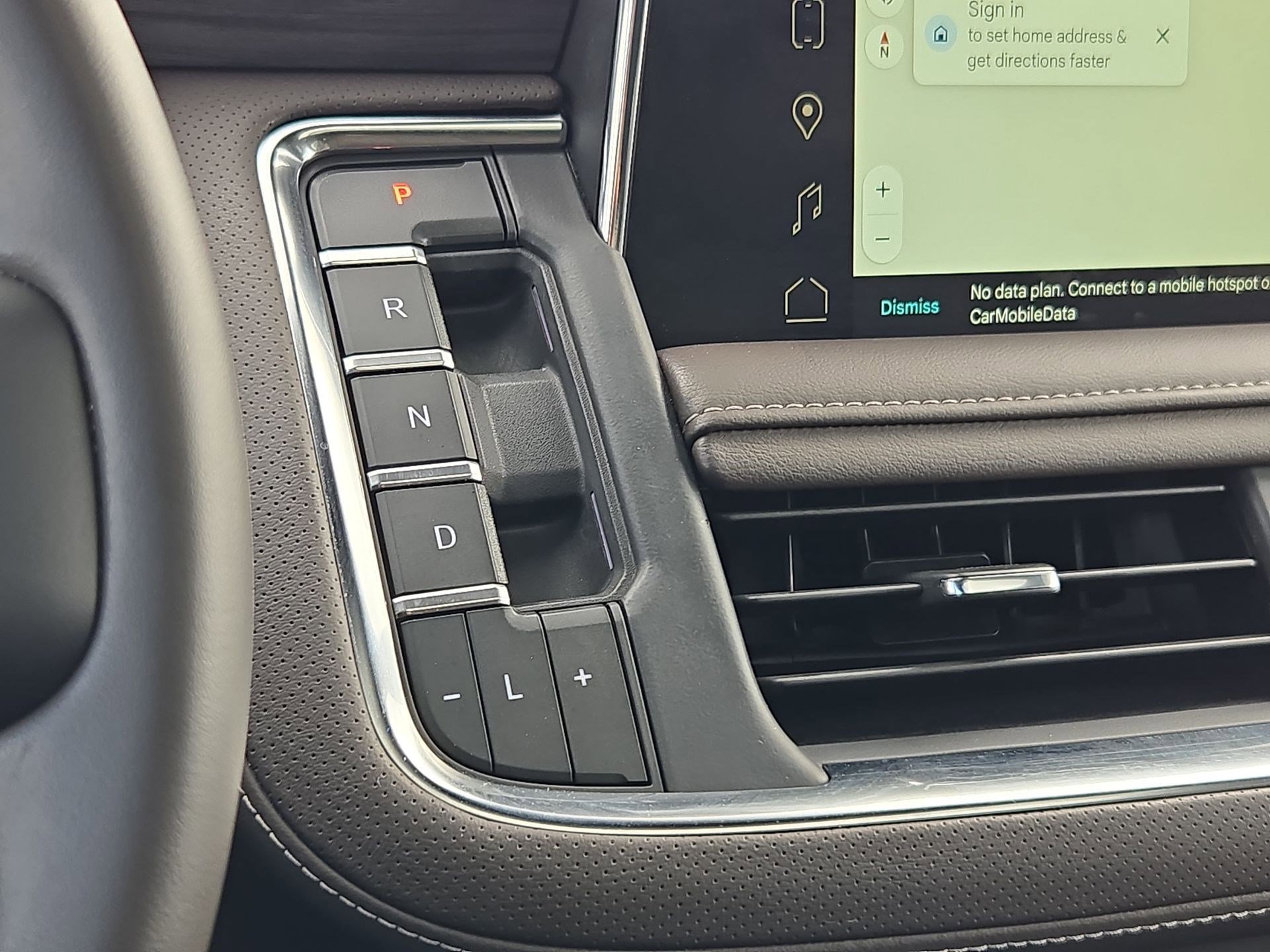 Used 2024 GMC Yukon XL SLT image 28