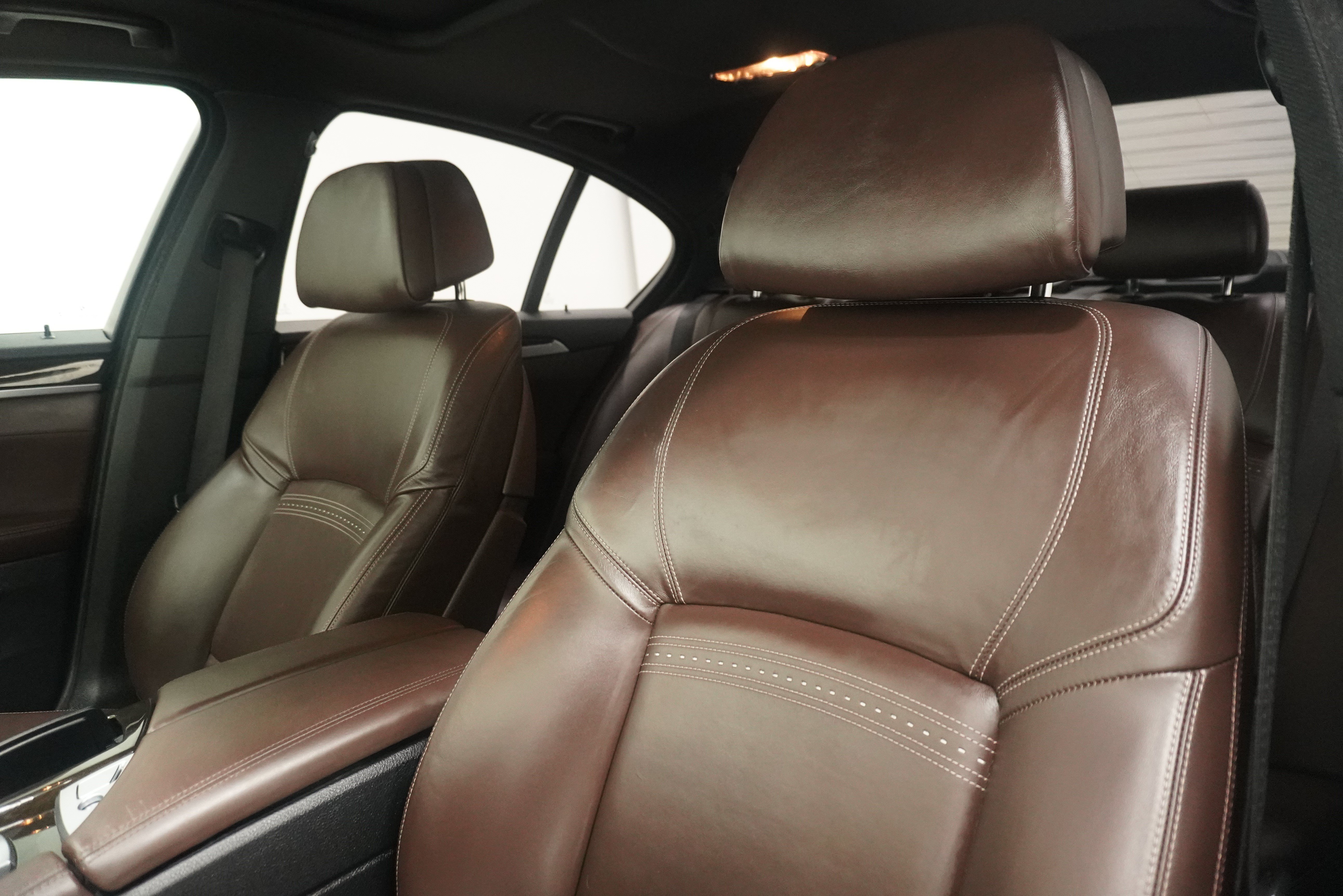 Used 2015 BMW 550i Sedan RWD image 11