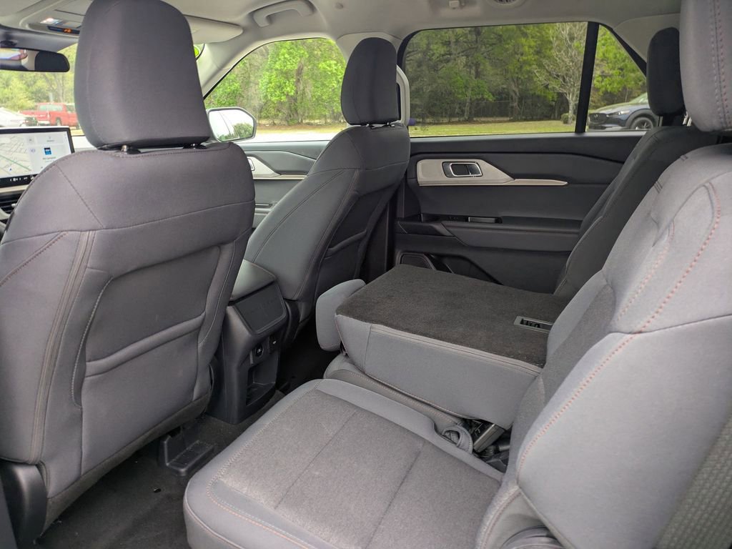 Used 2025 Ford Explorer Active image 15